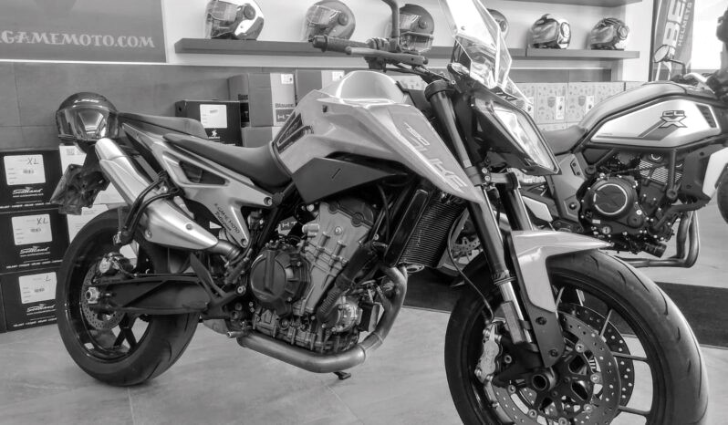 KTM DUKE 790