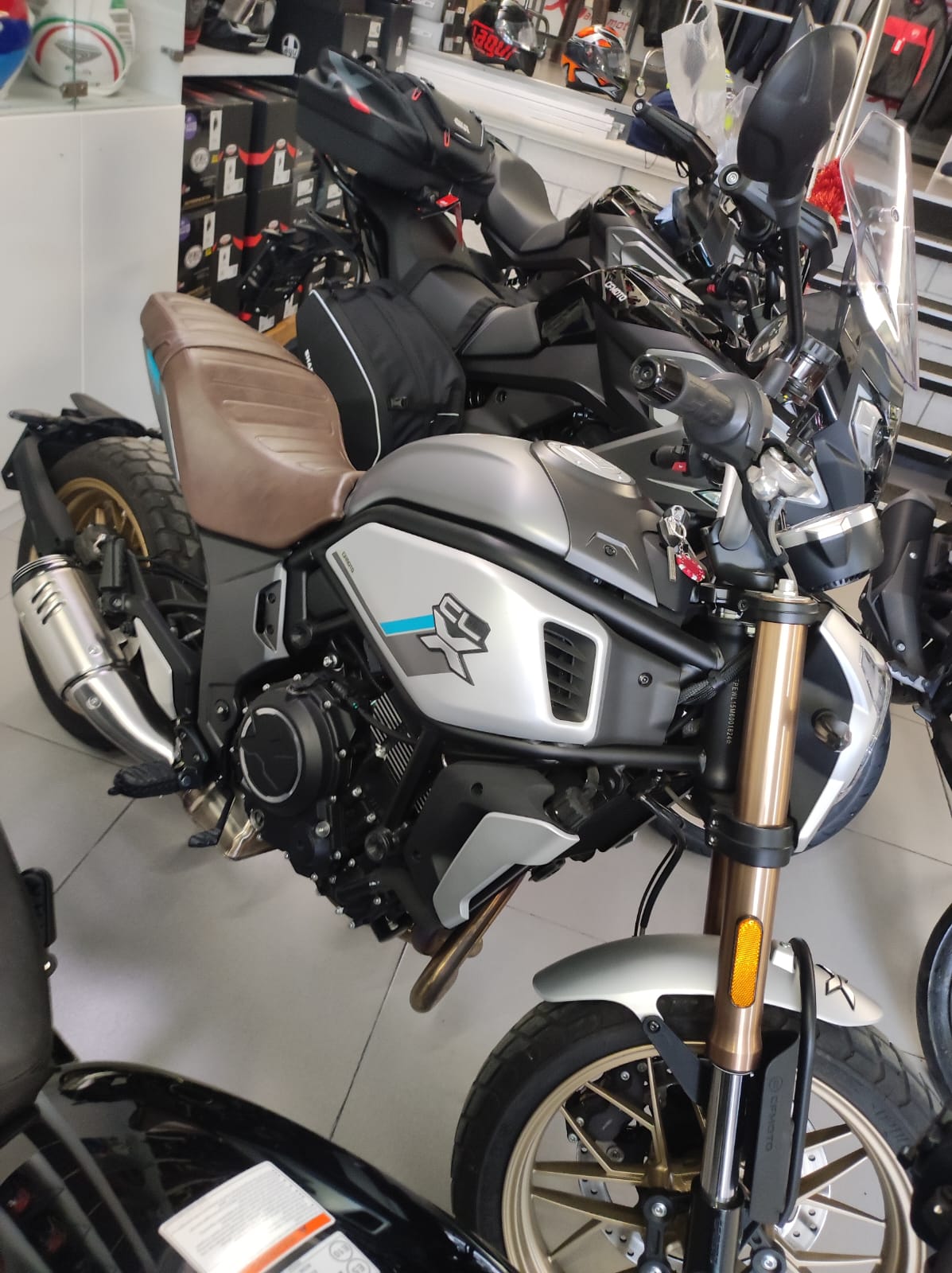 CFMOTO CLX 700 HERITAGE